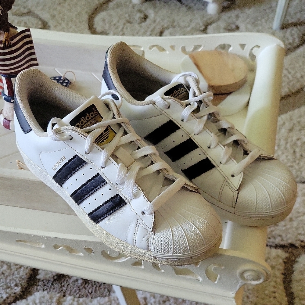 Adidas Sz 5 Superstar Sneakers